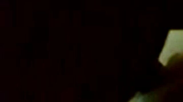 కమ్ గజ్లర్ వేశ్య CeCe తెలుగు సెక్స్ సెక్స్ సెక్స్ స్టోన్ కెమెరాలో తన మృదువైన చీలికను వేలు వేస్తోంది